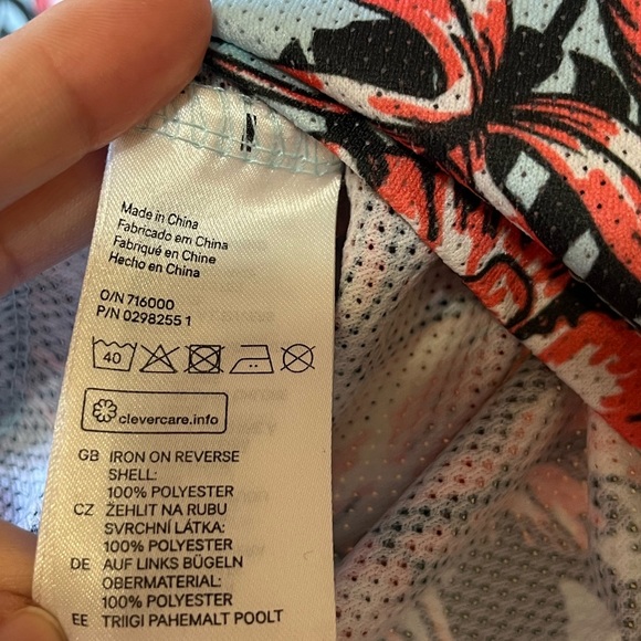 Divided by H&M Divided by Activewear Top Womens Size M "Young & Wild" - Picture 5 of 9